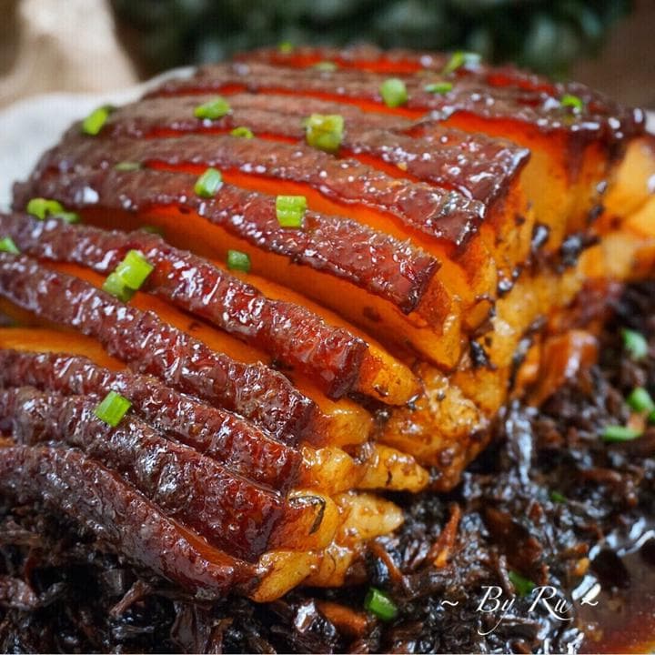 Meicai Kou Rou (Steamed Pork Belly with Preserved Vegetables) - Chinese Recipe